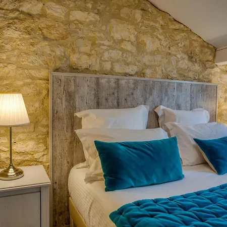 Hostcare - Domaine Des Pierres Blanches - La Salamandre Carlux